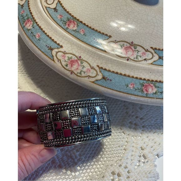 Vintage Silver Bangle Bracelet Cute Design 1990’s 🌸🌿 - Picture 14 of 15